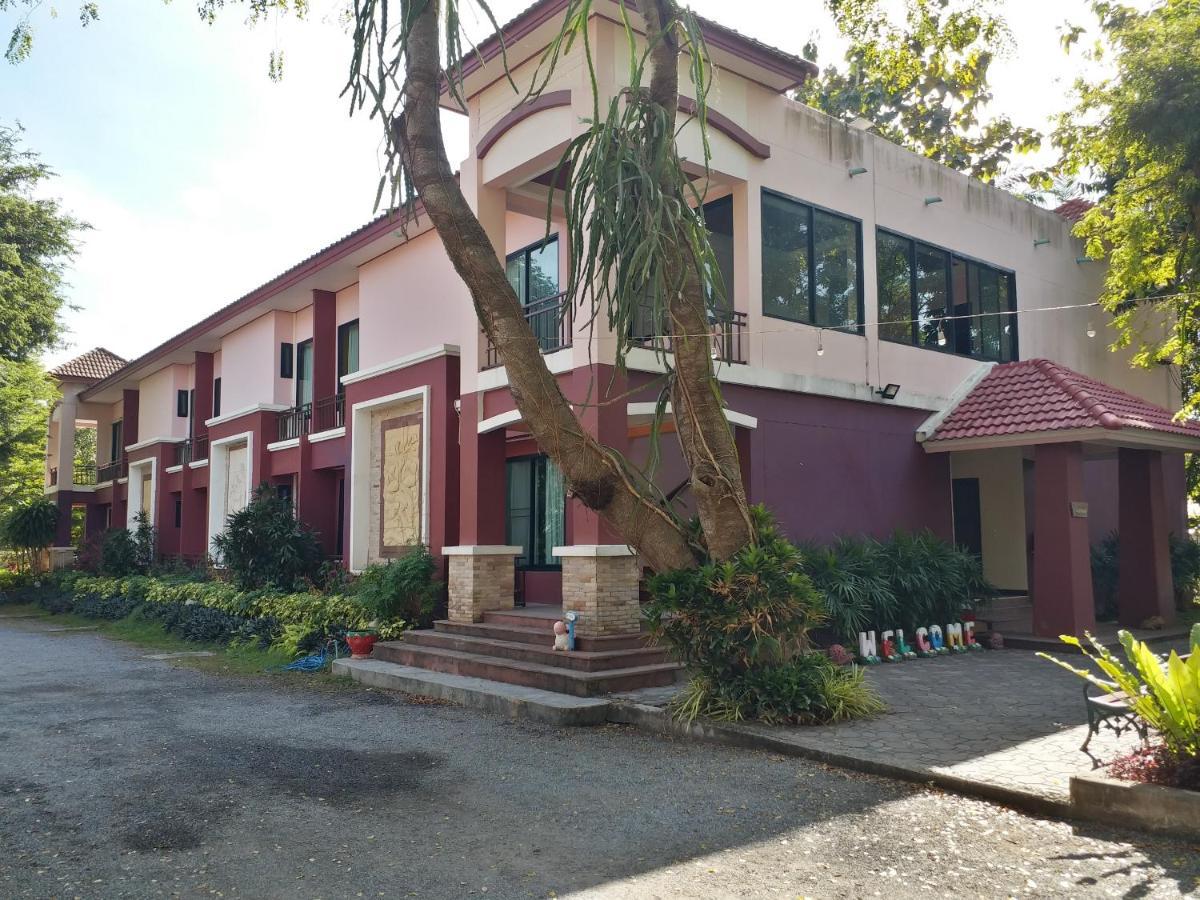 Sand Paisan Resort Pakchong Exterior photo