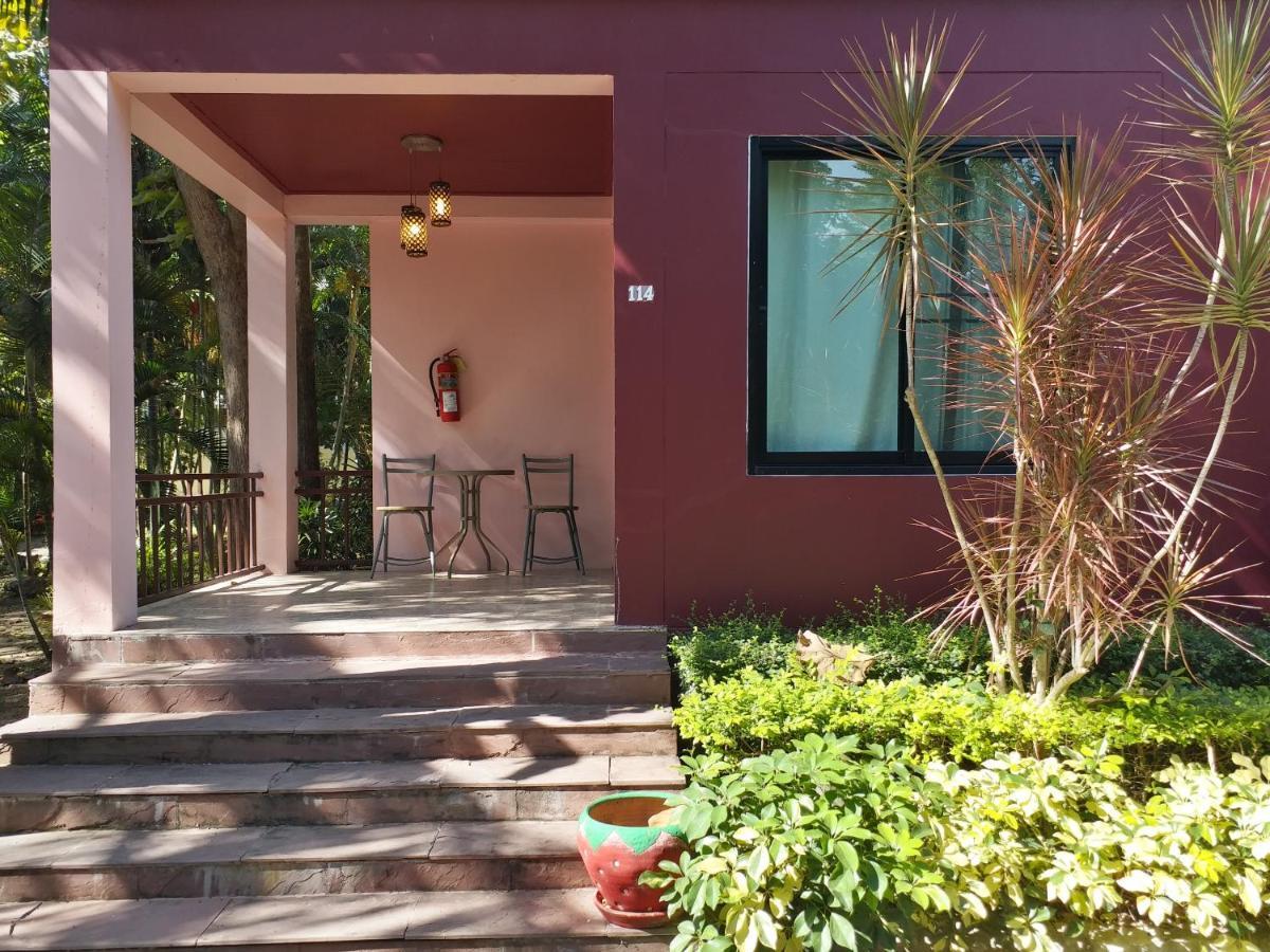 Sand Paisan Resort Pakchong Exterior photo